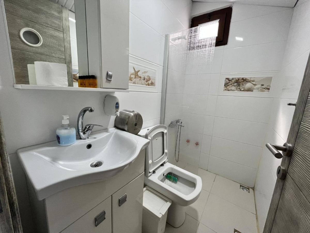 Giritli Rum Meyhanesi&Butik Otel Karaburun  Exterior foto